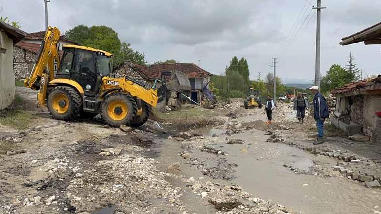Seyitgazide sel suları çekildi, temizlik ve onarım başladı