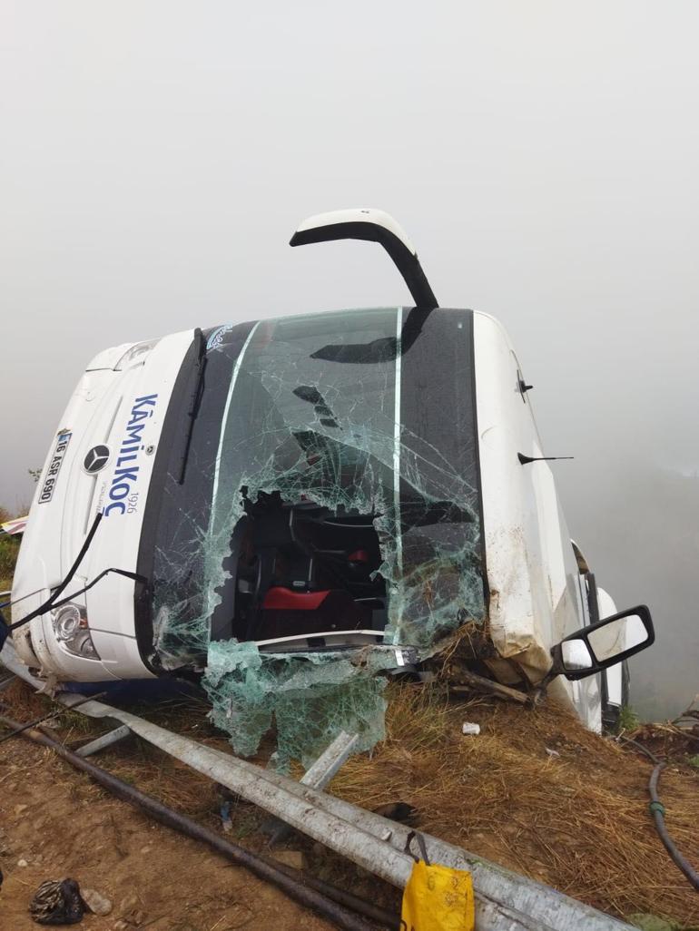 Mersinde yolcu otobüsü, şarampole yuvarlandı: 1 ölü, 14 yaralı
