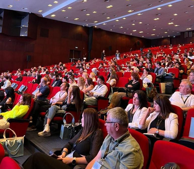 Yüz estetiğinin detaylarıyla konuşulduğu Full Face Congress yapıldı