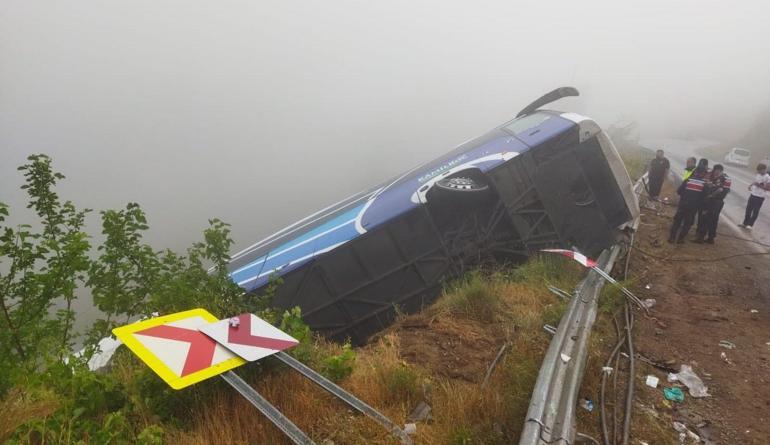 Mersinde yolcu otobüsü, şarampole yuvarlandı: 1 ölü, 14 yaralı