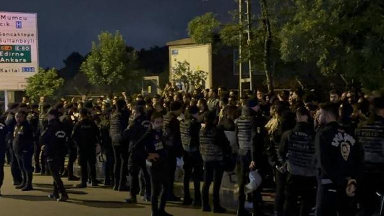 Samandırada toplanan Fenerbahçe taraftarından yumurtalı ve soğanlı protesto