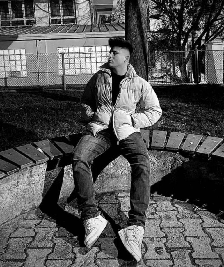 Arkadaşını tabancayı gösterirken yanlışlıkla vurmuş