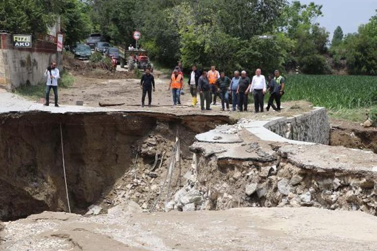 Selde çöken tren hattında onarım çalışması devam ediyor