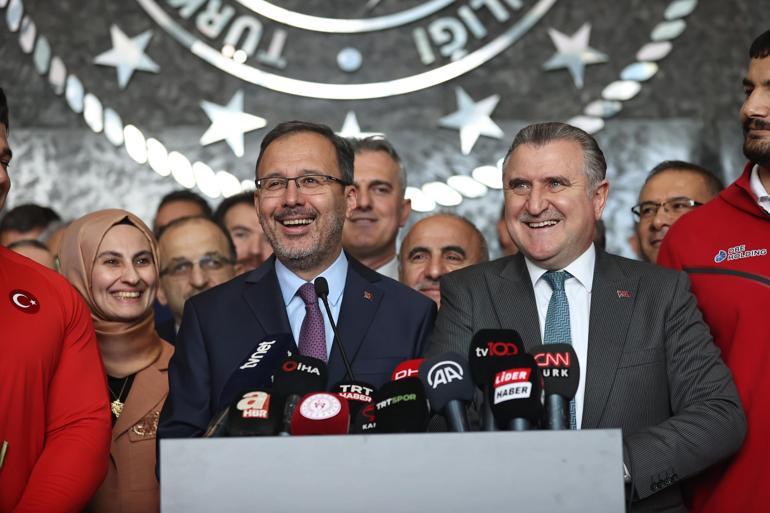 Bakan Osman Aşkın Bak, görevi Kasapoğlundan devraldı