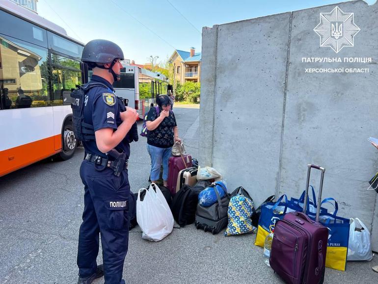 Rusya, Kakhovka hidroelektrik santralini vurdu: Herson’da tahliyeler başladı