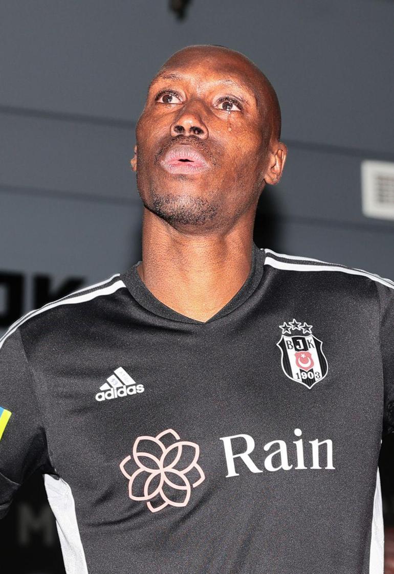 Beşiktaştan Atiba Hutchinson’a veda