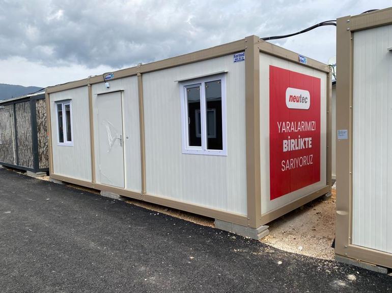 Akademisyenler depremzedelerle el ele verdi; yaşam köyü kuruldu