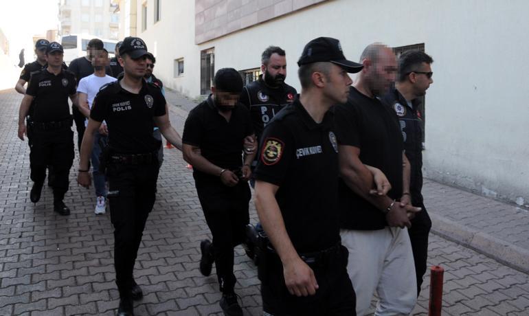 Midelerinde uyuşturucu taşıyan şüpheliler adliyede