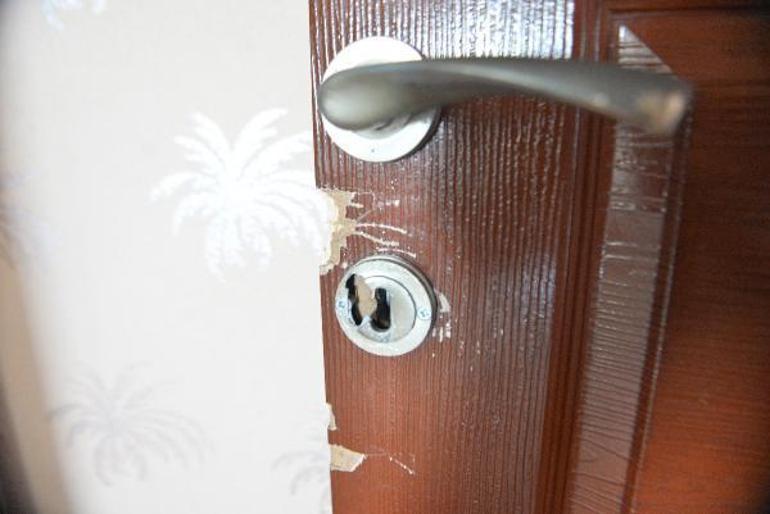 Altın ve para dolu çelik kasayı çalıp, sıcaklayınca vantilatör çalıştırmışlar