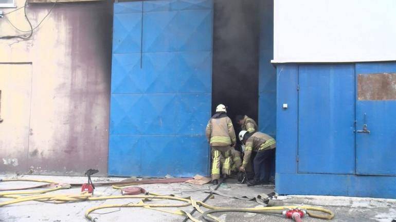 Beylikdüzünde jant kapağı imalatı yapan fabrikada yangın