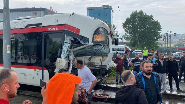 Samsunda tramvay, arıza yapan tramvaya arkadan çarptı: 1i ağır, 26 yaralı