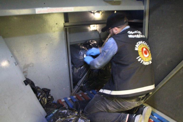 Kapıkulede 1 milyon TLlik elektronik sigara, içki ve ilaç ele geçirildi