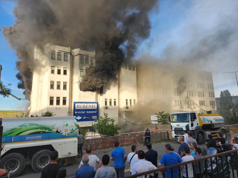 Başakşehir İkitelli Organize Sanayi Bölgesinde yangın; 8 kişi kurtarıldı