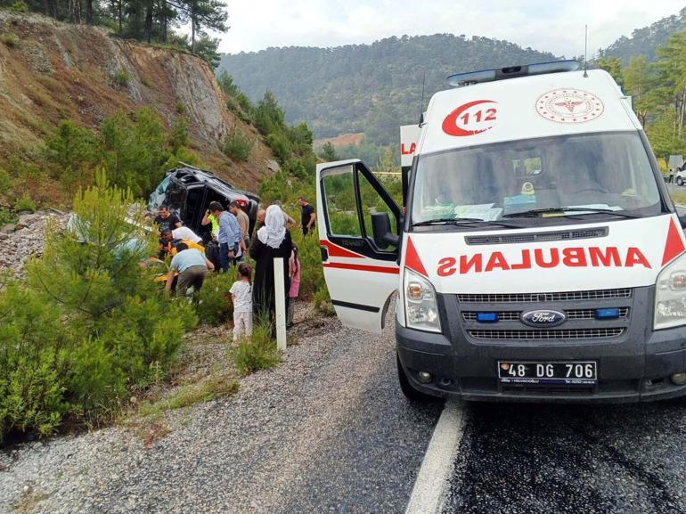 Eski Bakan Zeybekci kazada yaralandı