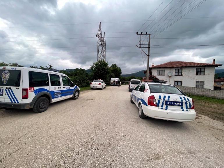 Çıkan tartışmada kendisini döven oğlunu öldürdü