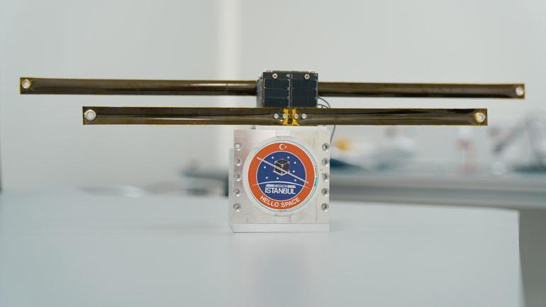 Hello Spacein ilk test cep uydusu İstanbul SpaceX Transporter-8 ile uzaya fırlatıldı