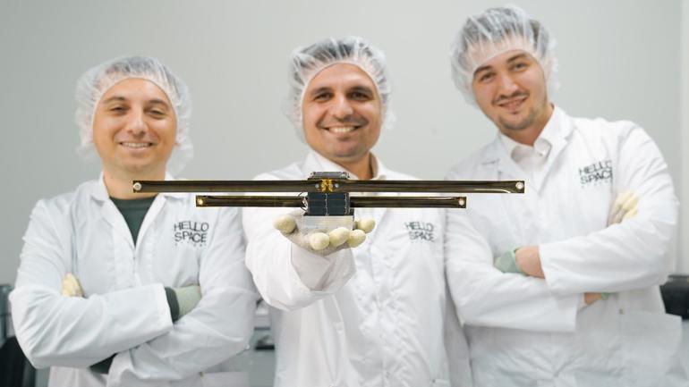 Hello Spacein ilk test cep uydusu İstanbul SpaceX Transporter-8 ile uzaya fırlatıldı