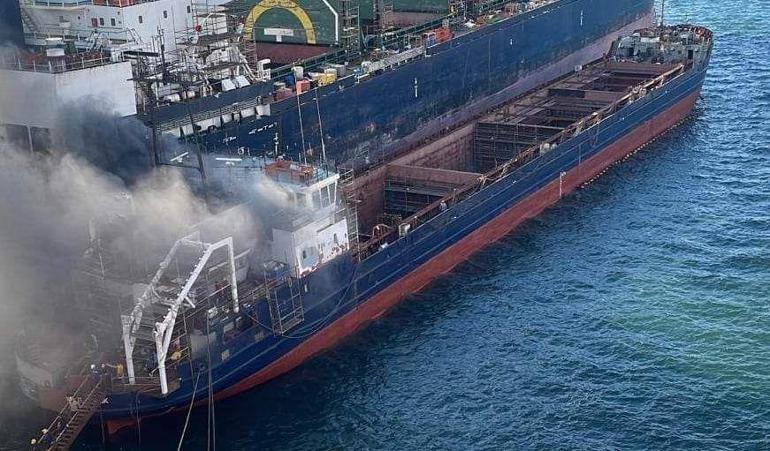 Tersanede Rusya bayraklı gemide çıkan yangın 6 saatte söndürüldü