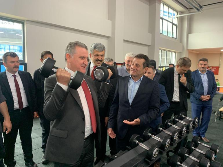 Bakan Bak: Türkiye Yüzyılı, gençlerin yüzyılı olacak