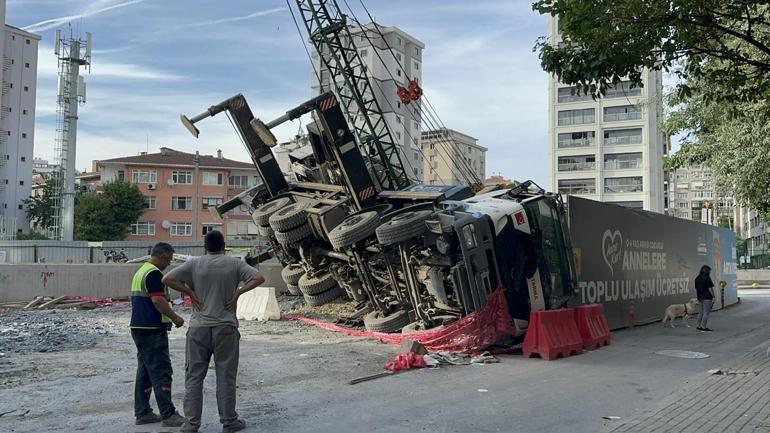 Kadıköyde metro şantiyesinde vinç devrildi