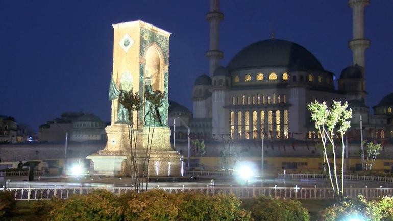 İstanbul’da beklenen yağmur gece saatlerinde başladı