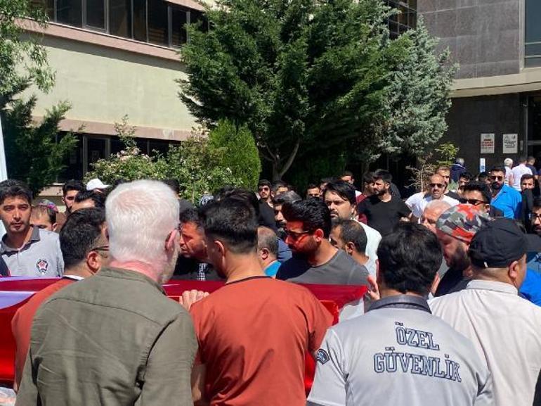 Bisikletiyle işe giderken kamyonun çarptığı hemşire, hayatını kaybetti