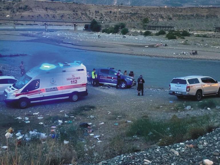 Kahta Çayında akıntıya kapılarak boğuldu