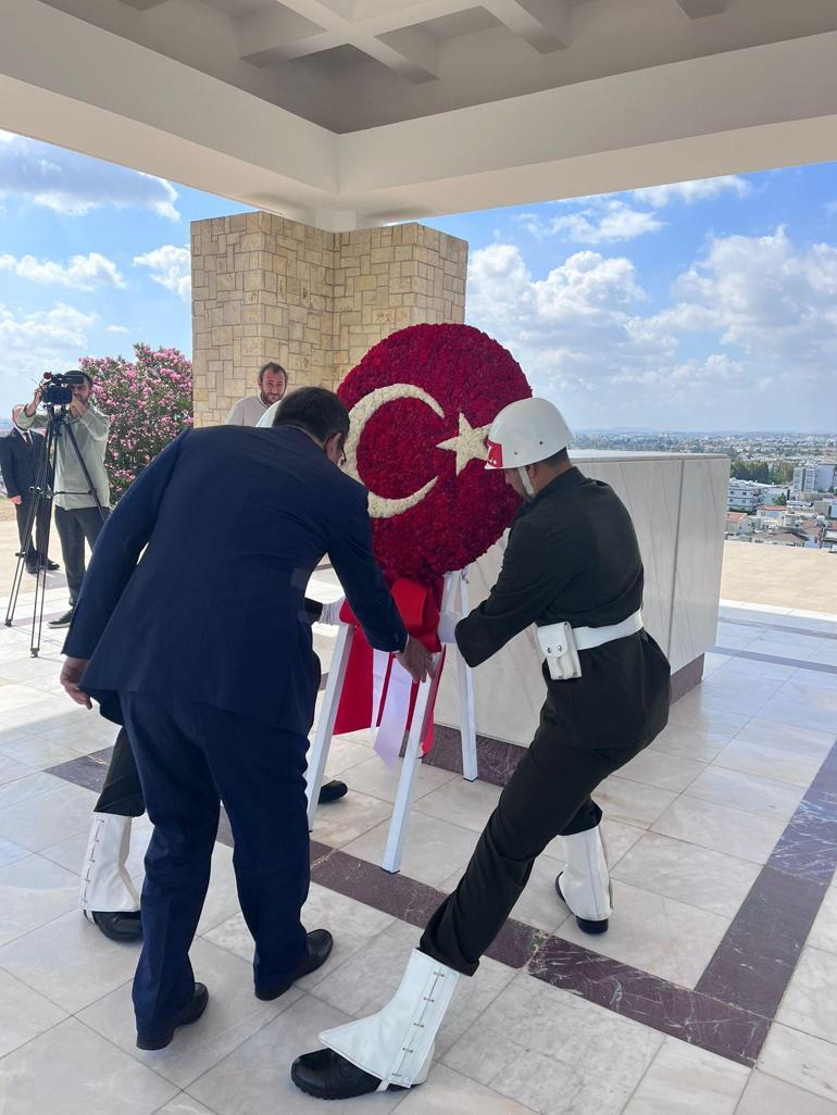 Cumhurbaşkanı Yardımcısı Yılmaz, Fazıl Küçük Anıtını ziyaret etti