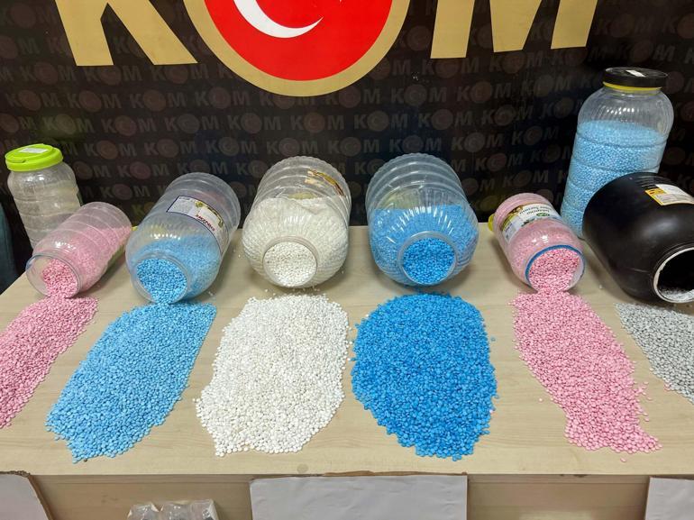 Kedi-köpek maması ambalajında sahte vücut geliştirme ilaçları ele geçirildi