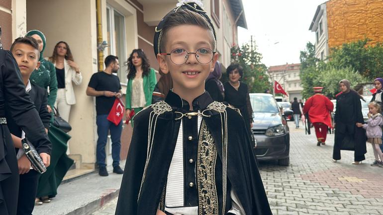 Kütahya Valisi Çelik’in makam aracı, şehit oğlu için düğün aracı oldu