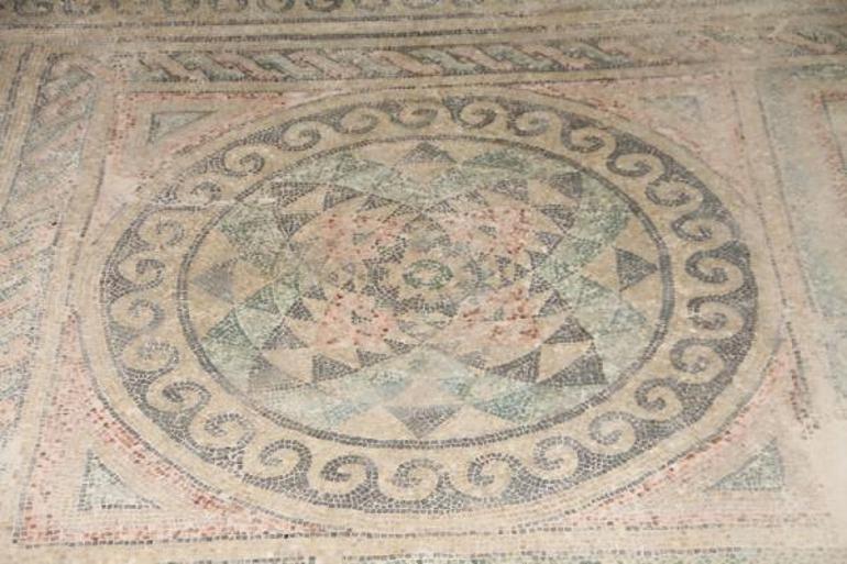 1700 yıllık Bereket Tanrıçası mozaiği Amasya Arkeoloji Müzesinde