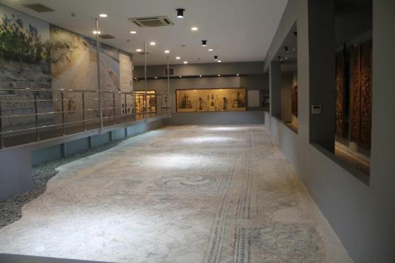 1700 yıllık Bereket Tanrıçası mozaiği Amasya Arkeoloji Müzesinde