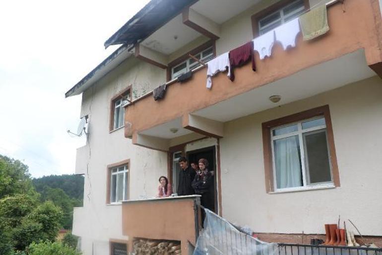 Husumetli olduğu akrabası baba-oğulun baltalı saldırısında yaralandı