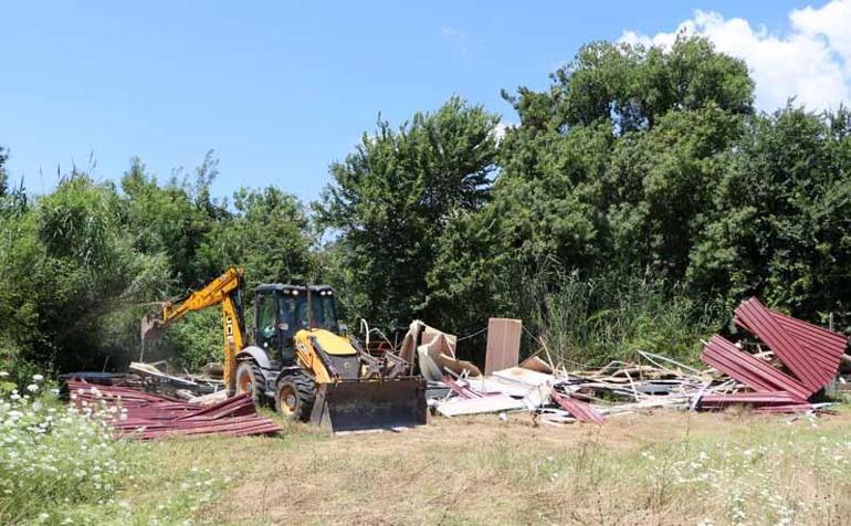 Antalyada sit alanına yapılan kaçak yapılar yıkıldı