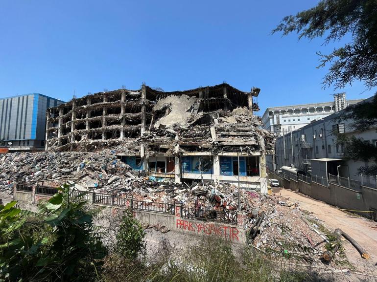 Başakşehir İkitelli Organize Sanayi Bölgesinde yanan fabrikanın son hali