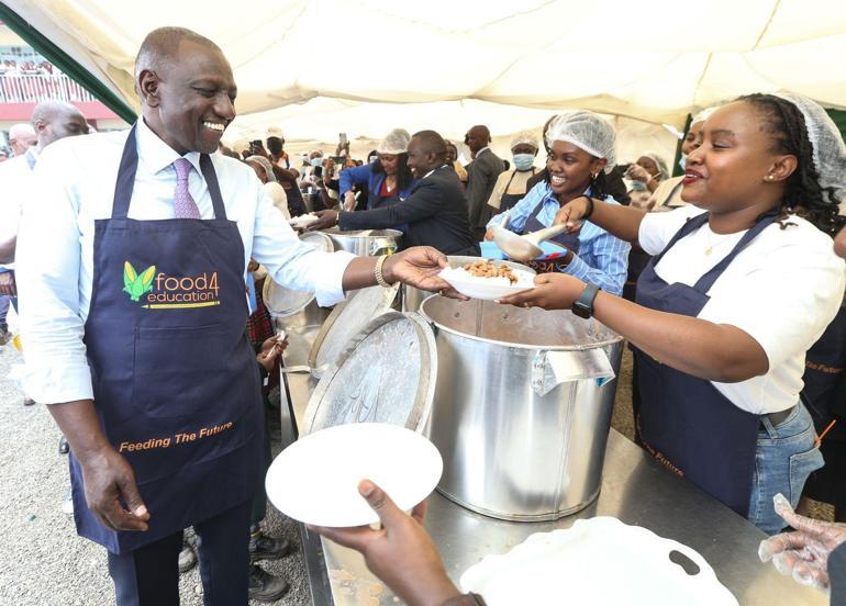 Kenya’da 4 milyon çocuğu hedefleyen okul yemeği programı başladı