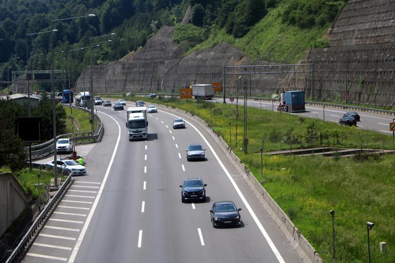 Bayram tatili öncesi Anadolu Otoyolu ve D-100de trafik tedbirleri artırıldı