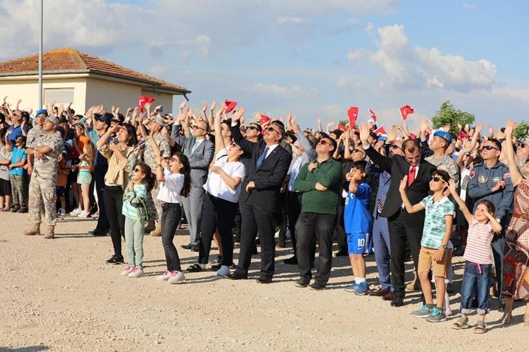 Amasya’da SoloTürkten gösteri uçuşu