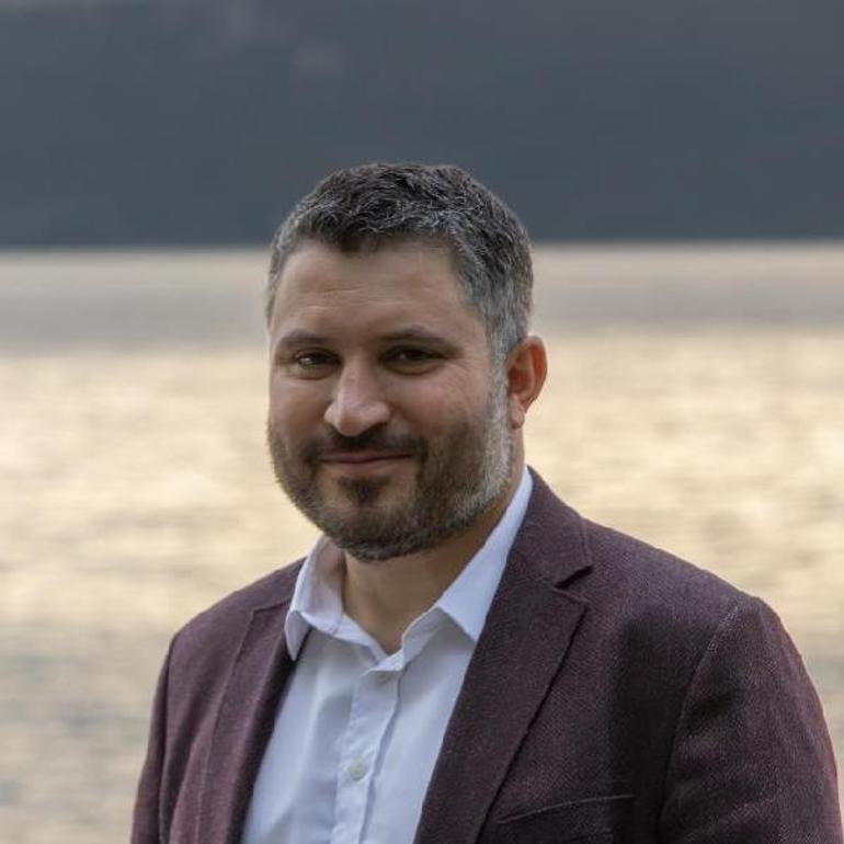 ÖSS şampiyonu Bakan Yardımcısı İnanın annesi: Bizim çocuklar hep çalışkandı