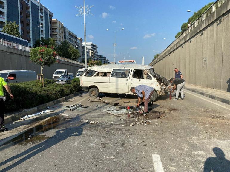 Kavşaktan uçan minibüsün sürücüsü, alkol testi yapmak isteyen polislere saldırdı