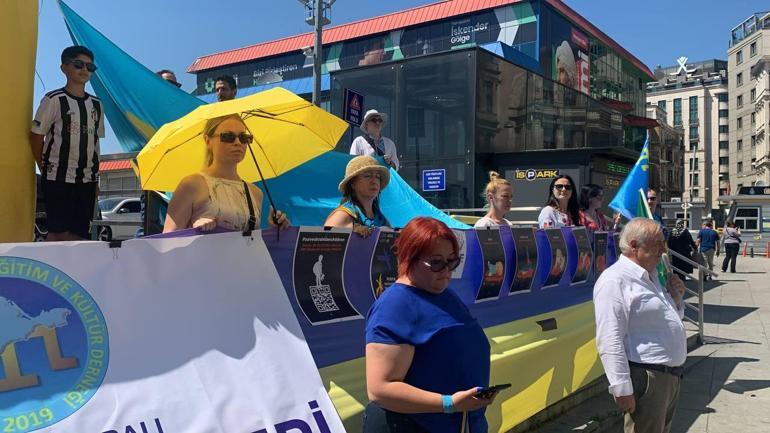 Beyoğlunda Ukrayna ve Kırımlılar Rusyayı protesto etti