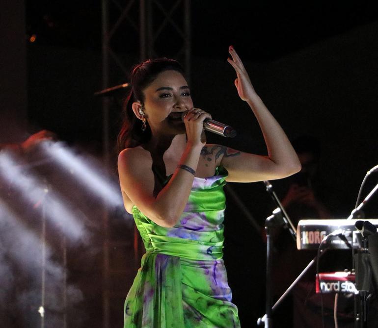 Melek Mosso, Tekirdağ Hıdırellez Şenliklerinde konser verdi