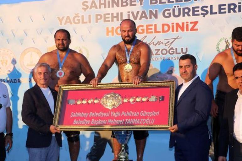 Türkiye Yağlı Güreş Ligi Gaziantep etabının başpehlivanı Orhan Okulu oldu