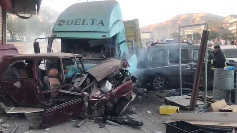 21 kişinin öldüğü kazada, tutuklu şoförlerden birinin serbest bırakılmasına tepki