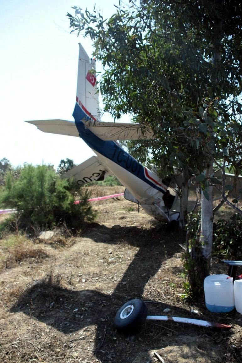 İzmirde uçak düştü, 2 kişi sağ kurtuldu