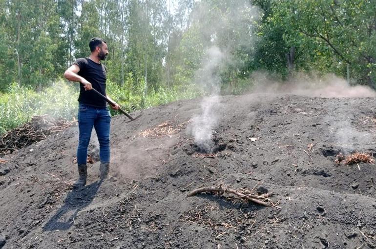 Mangal kömürü işçilerinin sıcak mesaisi