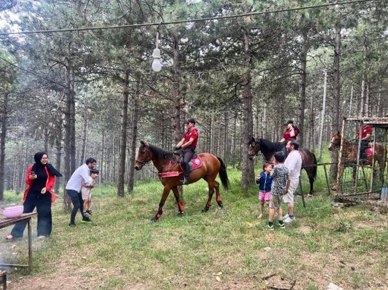 Aydos Ormanında atlı polislerden denetim