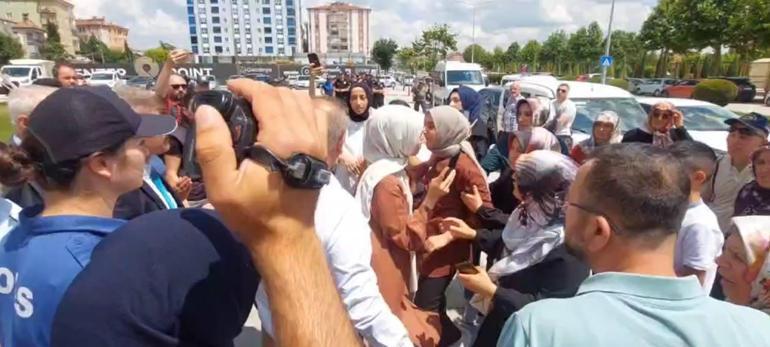 AK Parti İl Başkanına darptan ceza alan sanıkların yakınlarıyla polis arasında arbede