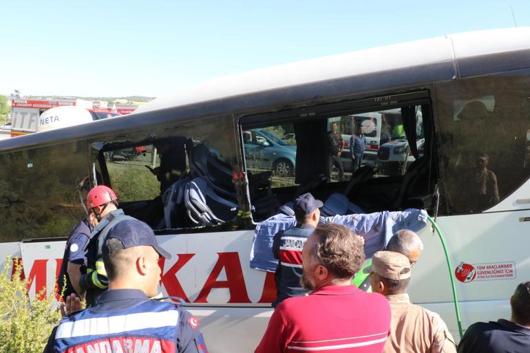 Eskişehirde yolcu otobüsü şarampole düştü: 41 yaralı