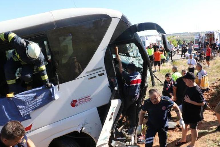 Eskişehirde yolcu otobüsü şarampole düştü: 41 yaralı